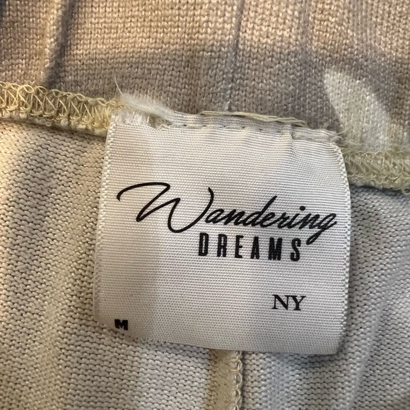 Wandering Dreams Camo Joggers Size M - Picture 2 of 5